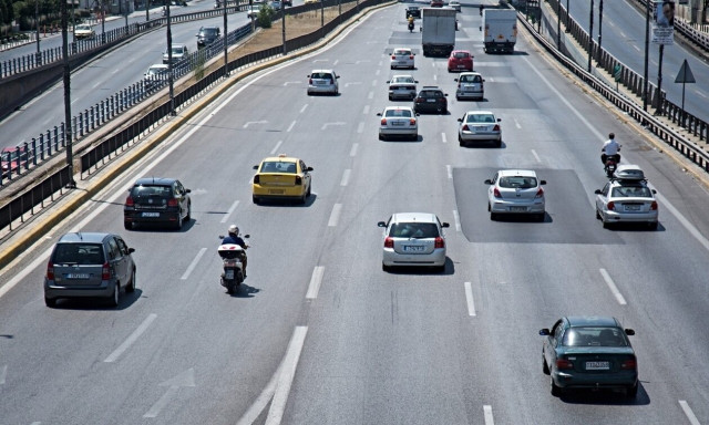 Καθυστερήσεις στoν Κηφισό ύστερα από βλάβη σε όχημα στην έξοδο προς την Αττική Οδό