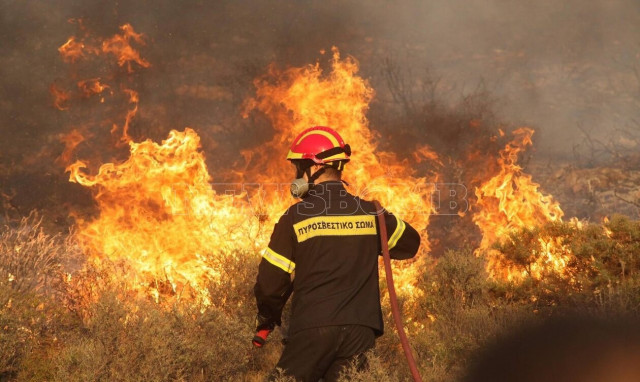 Φωτιές - Meteo: Επιδείνωση των πυρομετεωρολογικών συνθηκών από το πρωί της Τρίτης