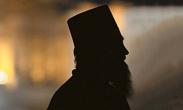 Ρόδος: Σε αργία έθεσε η Μητρόπολη ιερέα μέχρι να εκδικαστεί η υπόθεσή που τον βαραίνει