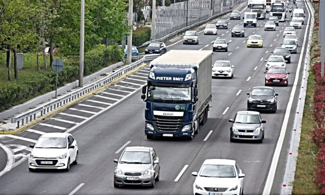 Κίνηση τώρα: Μεγάλες καθυστερήσεις σε Κηφισό και Αττική Οδό – Πού εντοπίζονται προβλήματα