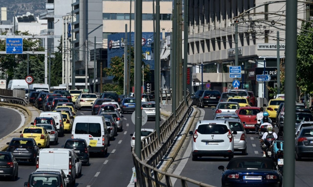 Κυκλοφοριακό κομφούζιο στη λεωφόρο Κηφισίας - Εκτός λειτουργίας τα φανάρια
