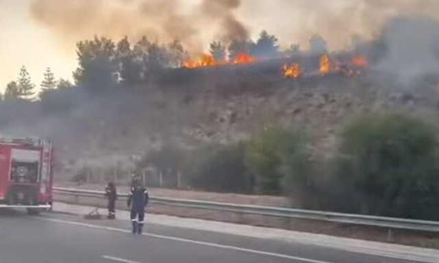 Λουτράκι: Ολονύχτια η μάχη με τις φλόγες - Εστιάζει στον Άγιο Χαράλαμπο η Πυροσβεστική