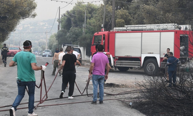 Φωτιά: Προειδοποιητικό μήνυμα 112 στους κατοίκους της Νέας Περάμου – «Παραμείνετε σε ετοιμότητα»