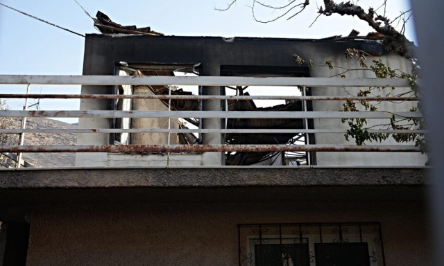 Πολιτική Προστασία: Άρχισαν οι καταγραφές των ζημιών από τις φωτιές στην Αττική