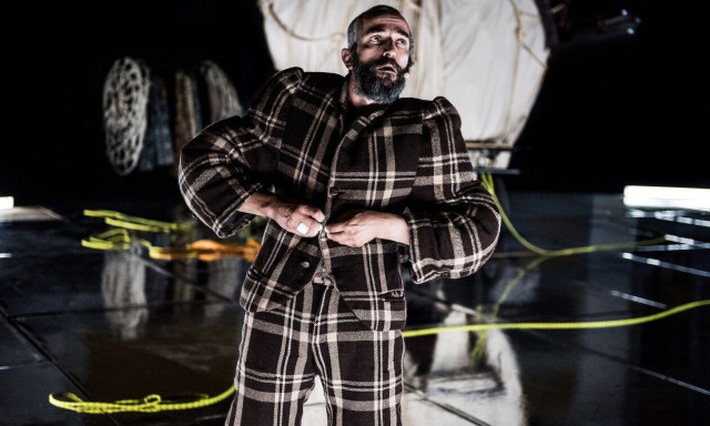 «Βατράχια» του Αριστοφάνη με Σερβετάλη - Σαράντη: Φωτογραφίες από τις πρόβες