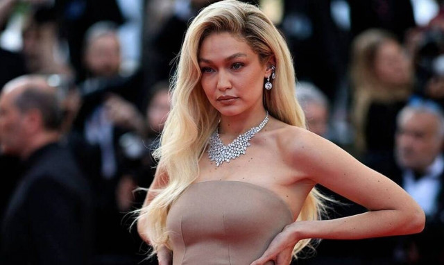 Συνελήφθη η Τζίτζι Χαντίντ σε αεροδρόμιο για κατοχή μαριχουάνας