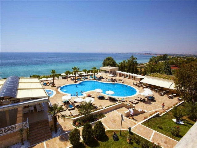 Κρήτη: Ξέφυγαν οι τιμές σε ξενοδοχεία και εστιατόρια και «η αγορά τιμωρεί τις υπερβολές»