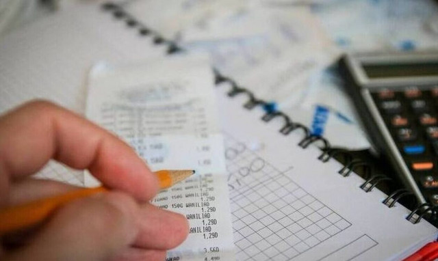 Στο στόχαστρο της εφορίας όσοι έχουν διπλάσιες δαπάνες από τα έσοδα που δηλώνουν