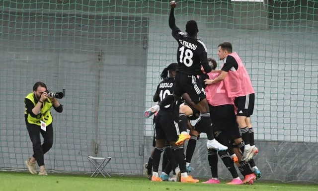 Champions League: Δραματική πρόκριση για τη Σέριφ του Αποστολάκη – Με σκόρερ Παπανικολάου η Ρακόβ