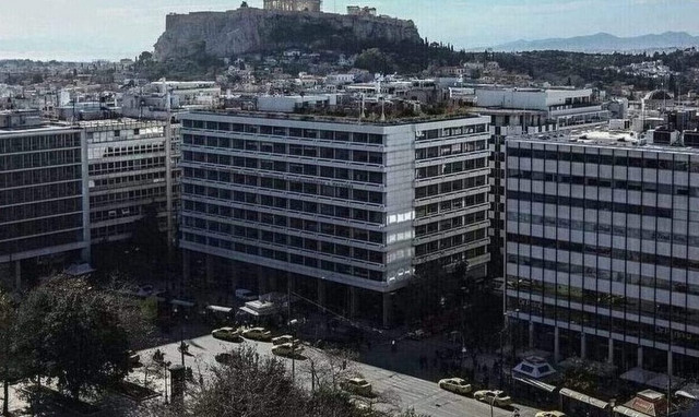 Τα ληξιπρόθεσμα χρέη στην εφορία έχουν φθάσει τα 104,8 δισ. ευρώ