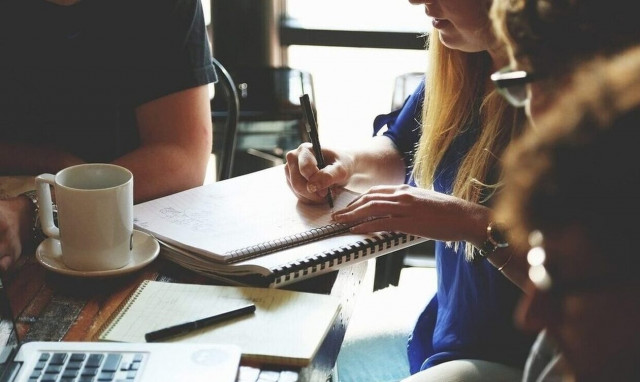 Στα 817,4 εκατ. ευρώ το συνολικό ύψος των μέτρων για την αύξηση των μισθών στο Δημόσιο