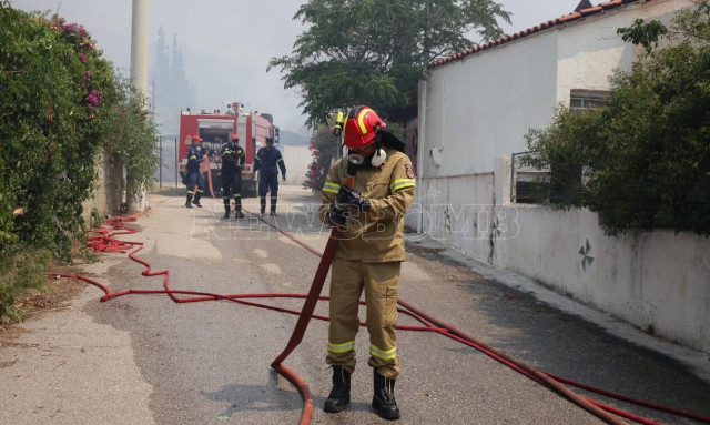 Φωτιά τώρα - Αρτοποιός: Τα μέτωπα σε Δερβενοχώρια και Λουτράκι πάνε καλά
