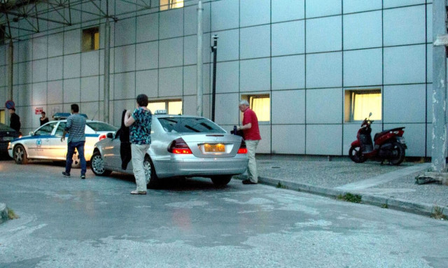 Βόλος: 25χρονος τραυμάτισε με το αυτοκίνητο τη μητέρα του επειδή δεν τον άφηνε να φύγει από το σπίτι