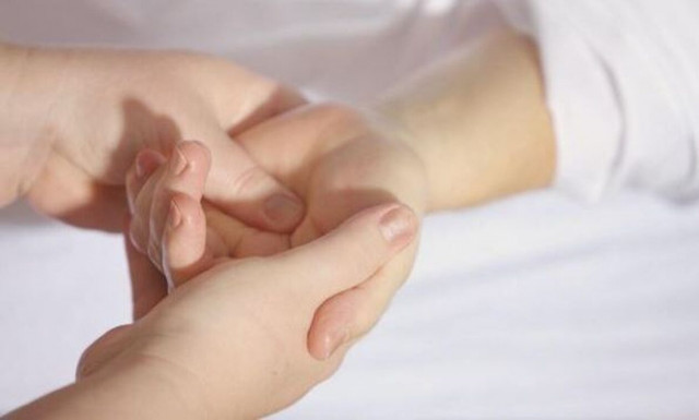 Η μικρή Ραφαέλα διαγνώστηκε με πολύ επιθετικό καρκίνο στον εγκέφαλο και τώρα ζητά τη στήριξή μας