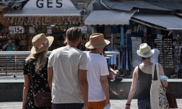 Καύσωνας Κλέων: Έρχεται το πιο θερμό Σαββατοκύριακο των τελευταίων ετών