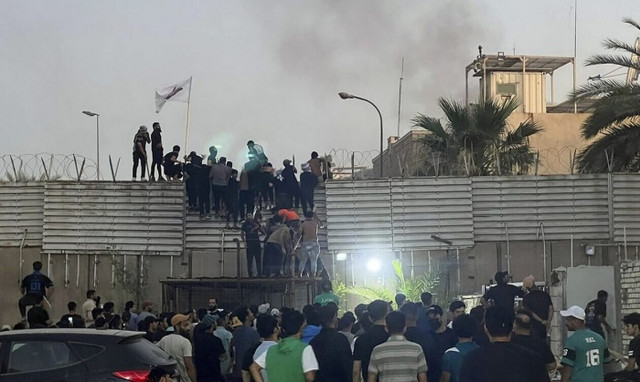 Η σουηδική πρεσβεία στο Ιράκ μεταφέρεται προσωρινά στη Στοκχόλμη λόγω καύσης Κορανίου (vid)