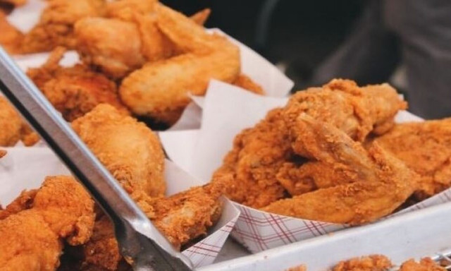 Φλόριντα: Κέρδισε 800.000 δολάρια μετά από έγκαυμα που υπέστη εξαιτίας μιας κοτομπουκιάς