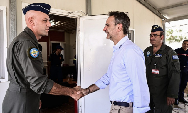 Συγχαρητήρια Μητσοτάκη στις δυνάμεις αεροπυρόσβεσης - «Κάνετε πολύ καλή δουλειά»