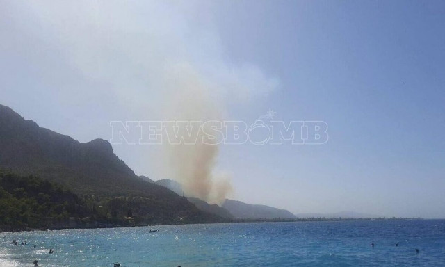 Φωτιά στο Αίγιο: Εκκενώνεται ο οικισμός Κάστρο - Μήνυμα από το 112