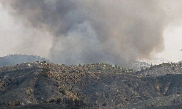 Φωτιά στην Κάρυστο: Δεν έχουμε τελειώσει ακόμα, έχει πολύ μεγάλες αναζωπυρώσεις, λέει ο δήμαρχος