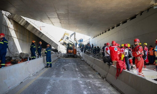 Πάτρα: «Δεν έπρεπε να δουλεύουν Κυριακή μεσημέρι μέσα στον καύσωνα, δεν υπήρχαν δικλείδες ασφαλείας»