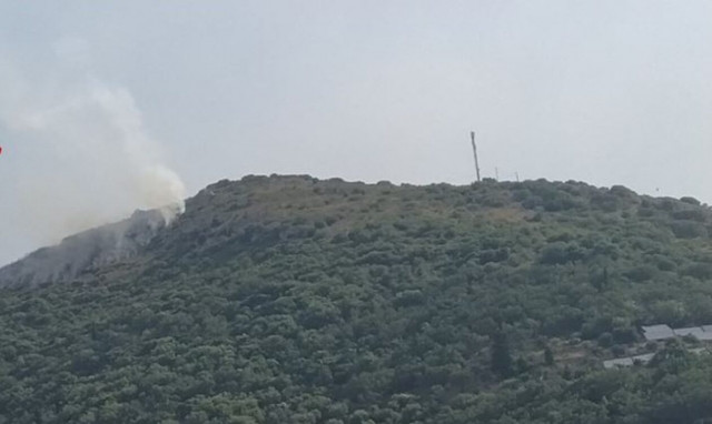 Κέρκυρα: Μεγάλες αναζωπυρώσεις σε Άγιο Γεώργιο Κασσιόπης και Άνω Περίθεια