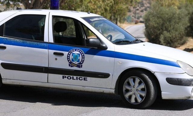 Χανιά: 42χρονος απείλησε τη σύζυγό του με μαχαίρια μπροστά στο 3χρονο παιδί τους