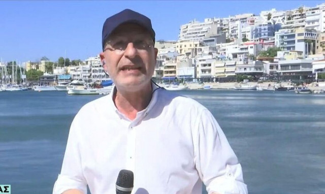 Επιβάτης με τρομερό ντύσιμο ζητά συμβουλές από τον Τσελίκα - «Γιώργαρε θέλω tips»