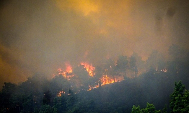 Φωτιές: Κόκκινος συναγερμός και σήμερα σε πέντε περιφέρειες - Δείτε τον χάρτη κινδύνου πυρκαγιάς