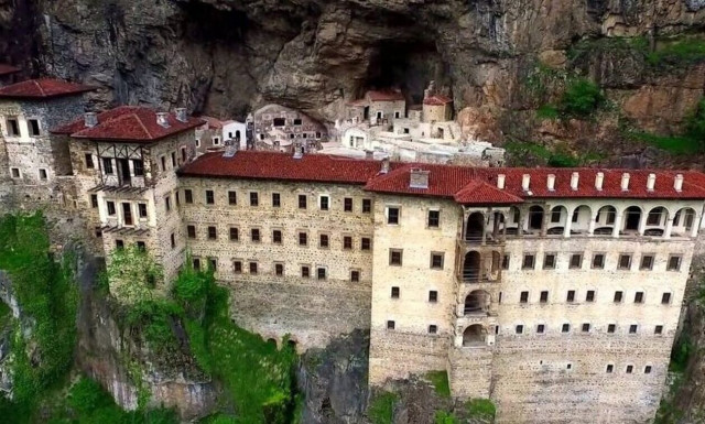 Παναγία Σουμελά: Δόθηκε άδεια για να λειτουργήσει ο Οικουμενικός Πατριάρχης τον Δεκαπενταύγουστο