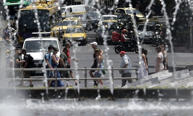 Καύσωνας: Μέχρι 42 βαθμούς η θερμοκρασία τη Δευτέρα σύμφωνα με το επικαιροποιημένο δελτίο της ΕΜΥ