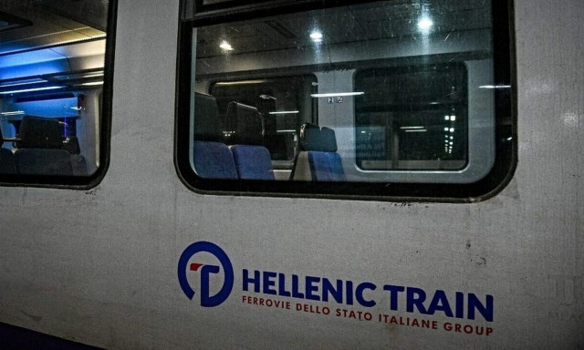 Thessaloniki-Larissa train immobilized at Imathia, passengers to board another train