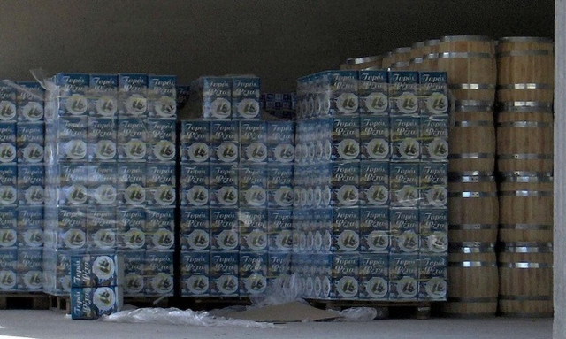 Έκλεβε τενεκέδες... φέτας από την επιχείρηση που εργαζόταν: Επικαλέστηκε εξάρτηση από τον τζόγο