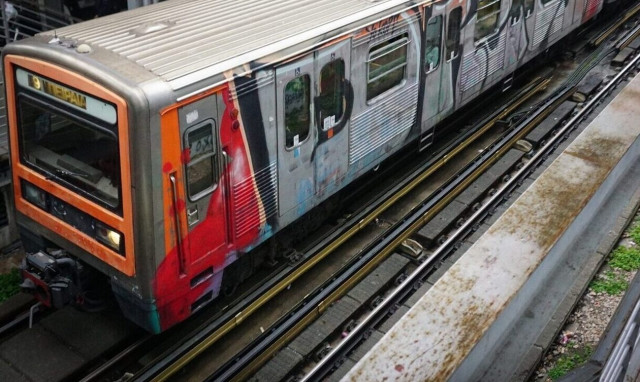 Νεκρός ο άνδρας που έπεσε στις γραμμές του ΗΣΑΠ στην Καλλιθέα