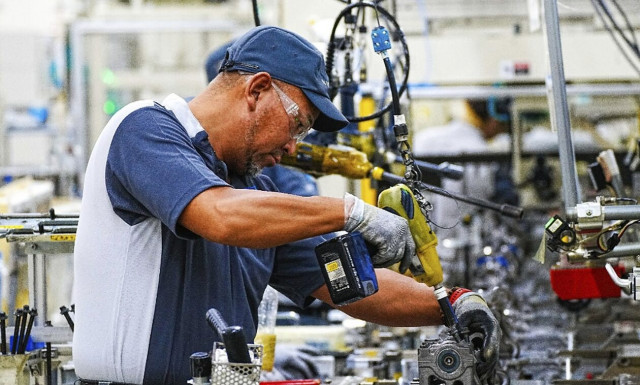 Πόσα εκατομμύρια κινητήρες έχει κατασκευάσει η Nissan στην Yokohama;