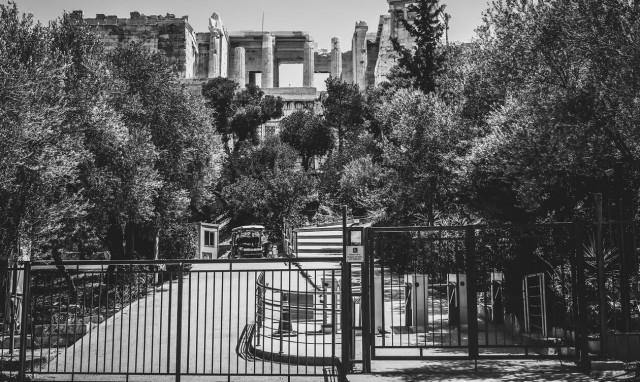 Καιρός: Κλειστή η Ακρόπολη 13:00 με 17:00 λόγω καύσωνα