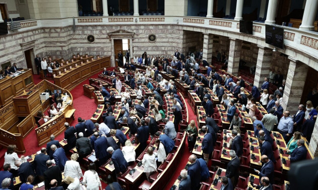 Ψήφος απόδημων: Με 208 ΝΑΙ πέρασε το νομοσχέδιο