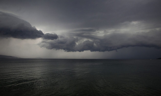 Καιρός: Καύσωνας τέλος - Πού θα «χτυπήσουν« τα μπουρίνια τις επόμενες ώρες