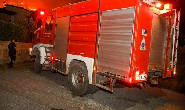 Φωτιά στη Ρόδο: Συνεχίζεται η μάχη με τις αναζωπυρώσεις - Χαμηλή η ένταση του ανέμου