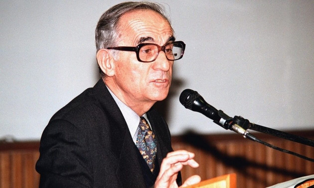 Πέθανε ο κορυφαίος καθηγητής Χειρουργικής Βασίλης Γολεμάτης