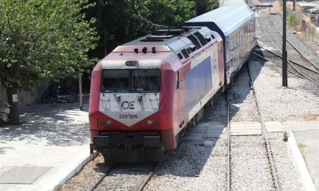 ΟΣΕ: Διακόπτονται με εντολή της Πυροσβεστικής δρομολόγια σε Αγ. Παρασκευή, Τιθορέα και Βελεστίνο