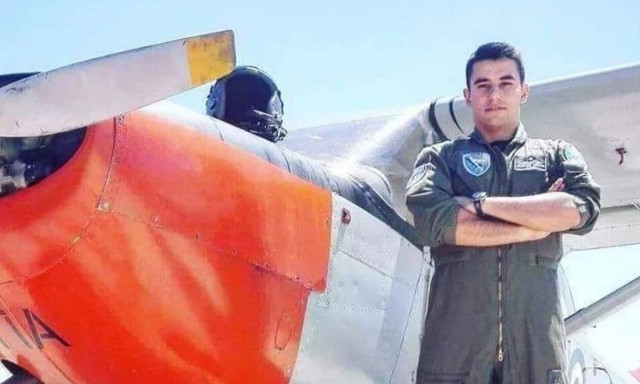 Πτώση Canadair σε Κάρυστο: «Έγινες αθάνατος, κρίμα τα νιάτα σου» -Το «αντίο» στον Περικλή Στεφανίδη