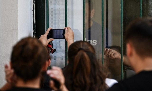 Πανελλαδικές 2023: Ένας στους τρεις εκτός- Ανέβηκαν οι βάσεις σε Ιατρική, Πολυτεχνικές, Οικονομικό