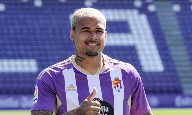 Μεταγραφές, Ολυμπιακός: Κοντά σε Κένεντι για τα άκρα της επίθεσης