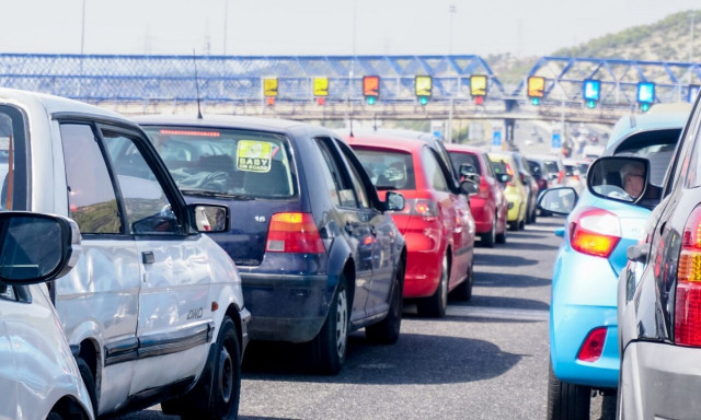 Κίνηση τώρα: Νέα σύγκρουση αυτοκινήτων στην Αττική Οδό, στο ύψος του κόμβου Κηφισίας