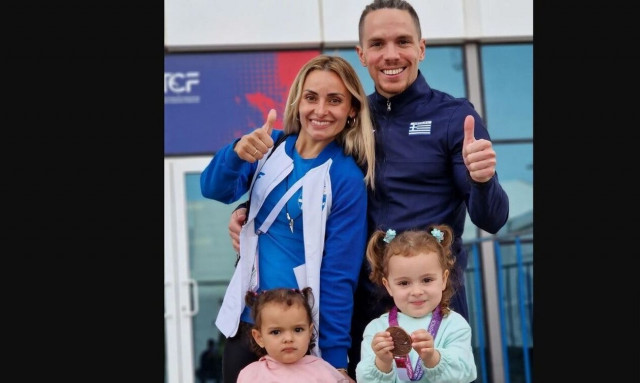 Λευτέρης Πετρούνιας: «Mου λείπουν τα κορίτσια μου»