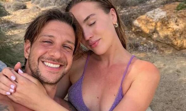 Μπόγδανος – Εξαρχοπούλου: Ερωτευμένοι χαίρονται τις διακοπές τους στα ελληνικά νησιά