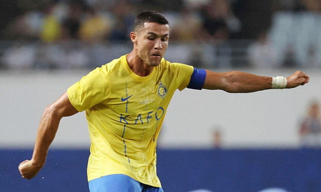 Κριστιάνο Ρονάλντο: Απαράδεκτη ενέργεια - Έβρεξε κάμεραμαν για να μην τον τραβάει (vids)