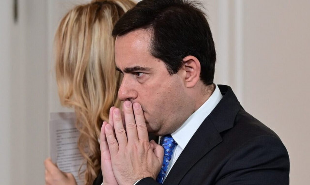 Η «κόκκινη» κάρτα στον Μηταράκη μήνυμα προς πάσα κατεύθυνση