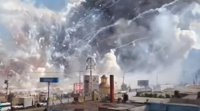 Ταϊλάνδη: Εννέα νεκροί και 100 τραυματίες από έκρηξη σε αποθήκη πυροτεχνημάτων (vid)